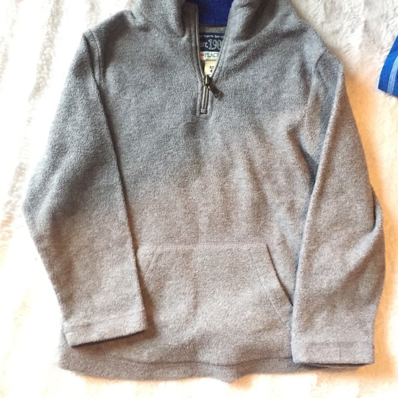 Boy 4 and 4/5 lot long and short sleeve - Picture 6 of 6